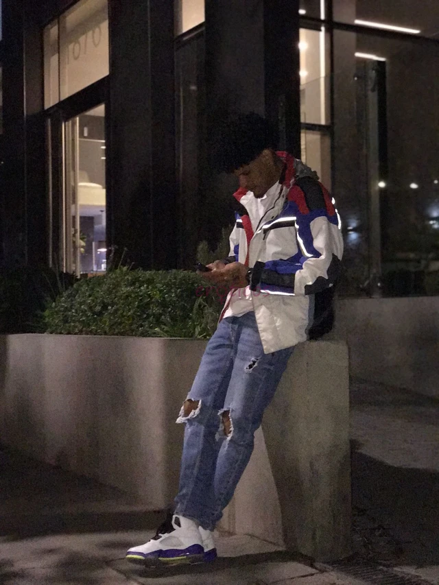 Hola soy xavi un acompanante para todo tipo de momentos atento protector e y educado dispuesto hacer lo que manda la reina versatil alegre y complacie...