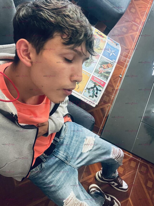 FOTOS DE CHICO DE 21 AÑOS SUPER LIMPIO, VERGUDITO CON GANAS DE COJER MADURAS O PAREJITAS