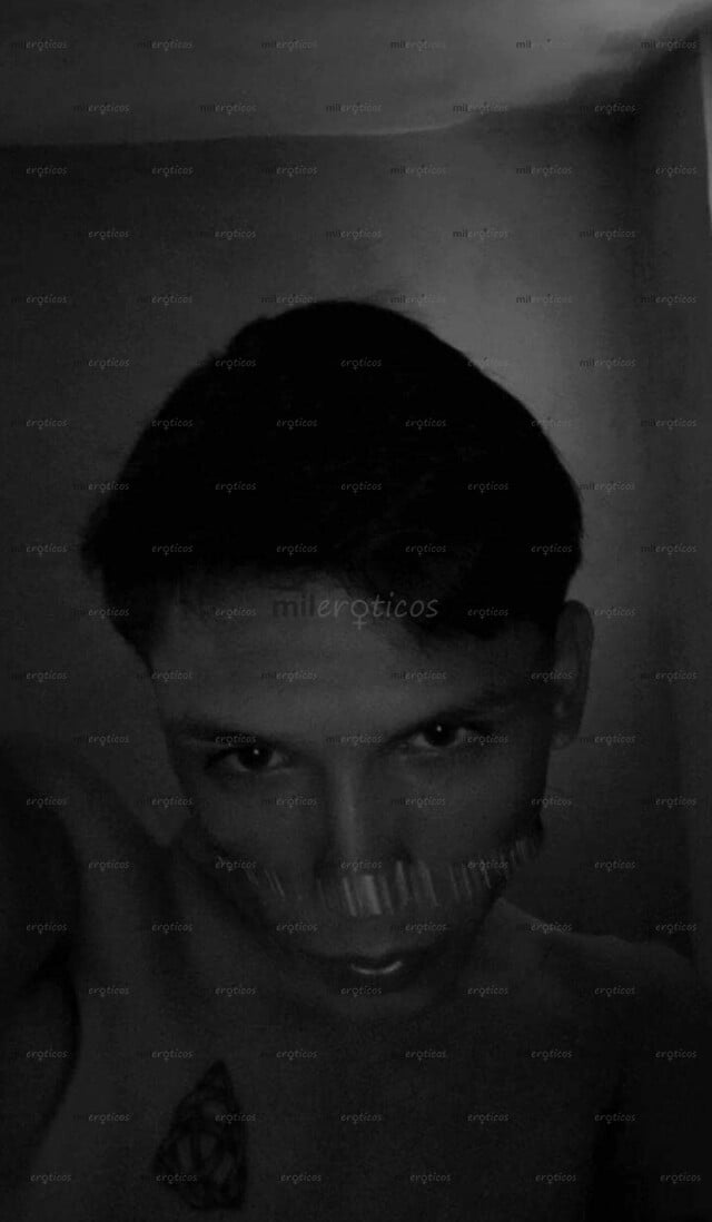 FOTOS DE CHICO DE 21 AÑOS SUPER LIMPIO, VERGUDITO CON GANAS DE COJER MADURAS O PAREJITAS