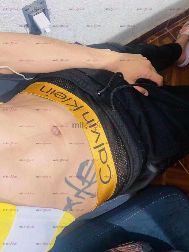 FOTOS DE CHICO DE 21 AÑOS SUPER LIMPIO, VERGUDITO CON GANAS DE COJER MADURAS O PAREJITAS