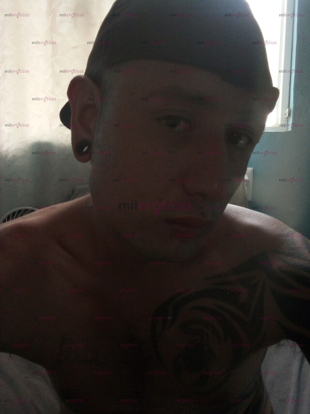 FOTOS DE JOVEN DOTADO 20 CM REALES TATUADO LIMPIO MORBOSO