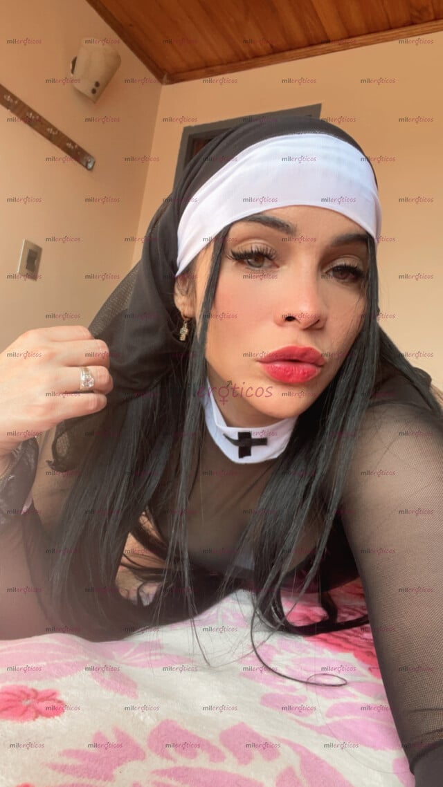FOTOS DE PUTICA BIEN SEXY MIRADA ENCATADORA VEN Y VUELA CONMIGO PIES HERMOSO CARITA CARA