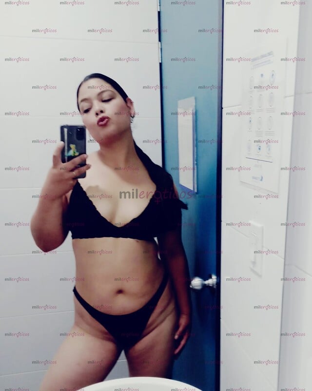FOTOS DE SARAY, TRAGONA GOLOSA Y CHUPONA. ME ENCANTA COMPLACER FANTASIAS
