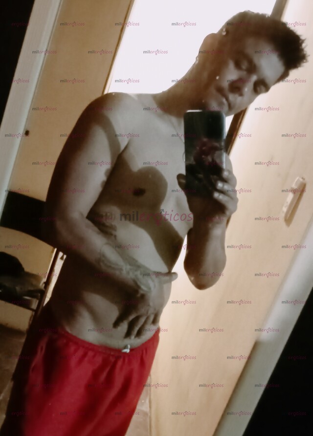 FOTOS DE DISFRUTA MI VERGA QUE VA EXPLOTAR EN TU CARA Y PECHO1