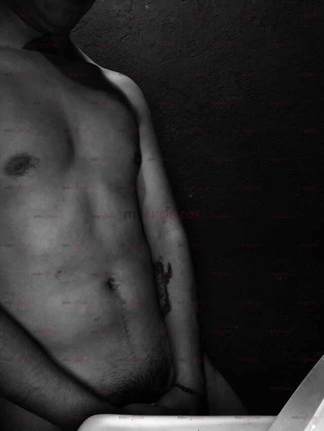 FOTOS DE SENSUAL JOVEN LISTO PARA SATISFACER MADURAS