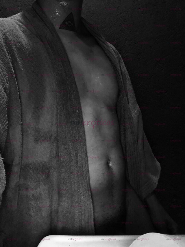 FOTOS DE SENSUAL JOVEN LISTO PARA SATISFACER MADURAS