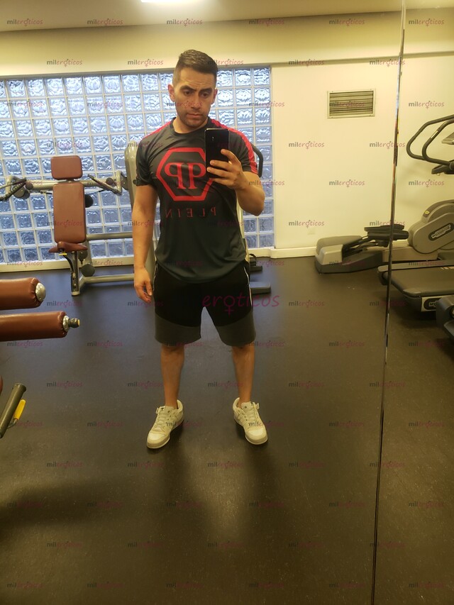 FOTOS DE JHONNY, I AM LOOKING FOR A FRIEND TO ENJOY FRIENDSHIP AND SENSUALITY