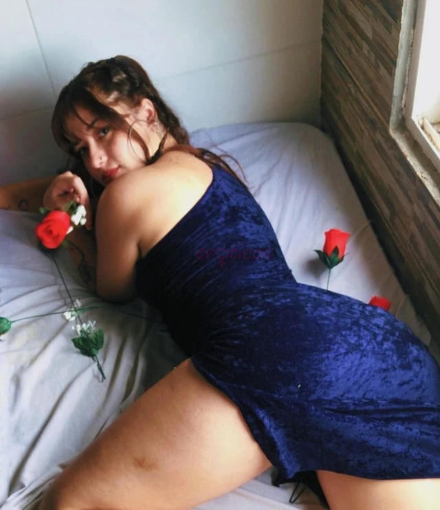 Hola soy una joven dispuesta a satisfacer tus deseos sexual tanto como presencial y virtual todo incluido me llamo brenda 23 anos chilena ofrezco una...