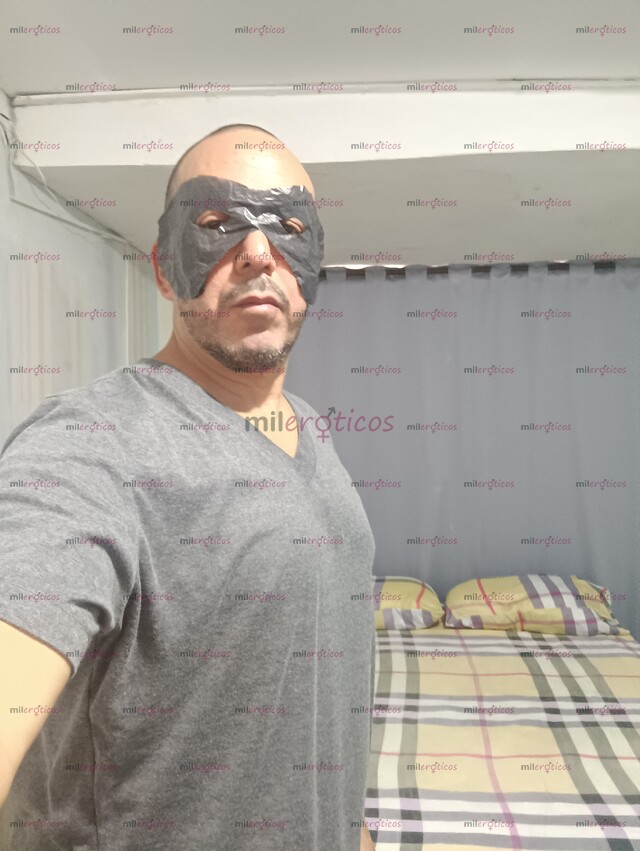 FOTOS DE HOMBRE MADURO PARA COMPLACER TUS PLACERES 22CM