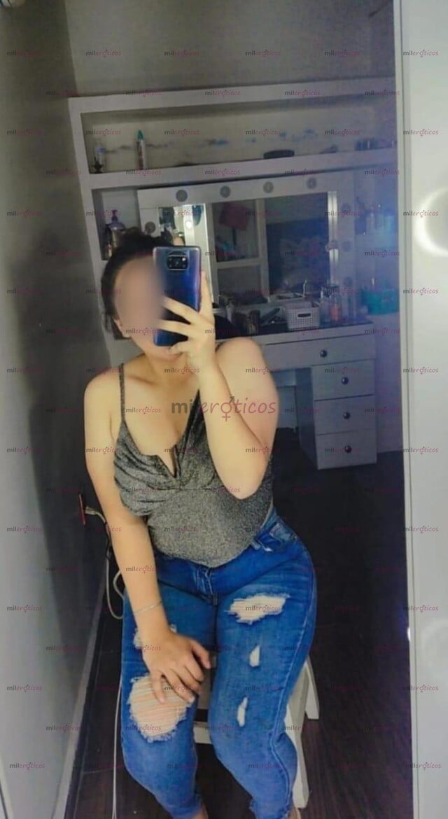 FOTOS DE SOY LA MÁS CARIÑOSA, Y ME ENCANTA MAMAR VERGA... VEN CONÓCEME