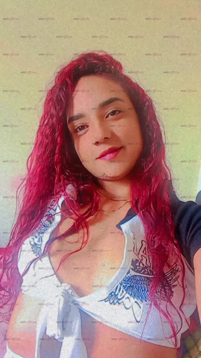 FOTOS DE HOLA MIS AMORES SOY UNA RICA MORENITA PELO ROJO CON UNAS RICAS CURVAS DELGADA