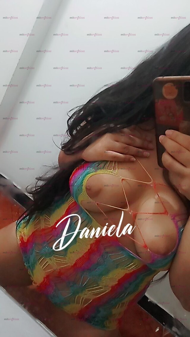 FOTOS DE PRECIOSA CHICA NUEVA EN EL RESTREPO CON ENORMES SENOS.