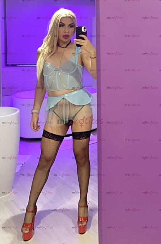 FOTOS DE DANIELA PERALTA TRAVESTÍ INTER DELGADA Y ALTA