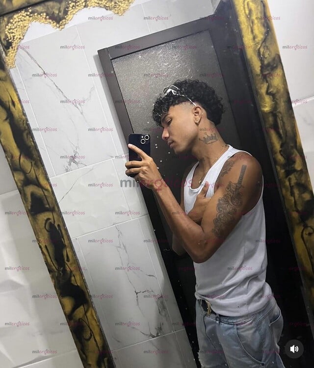 FOTOS DE MORENO VERSATIL DISPUESTO A TODO PARA PASARLA RICO