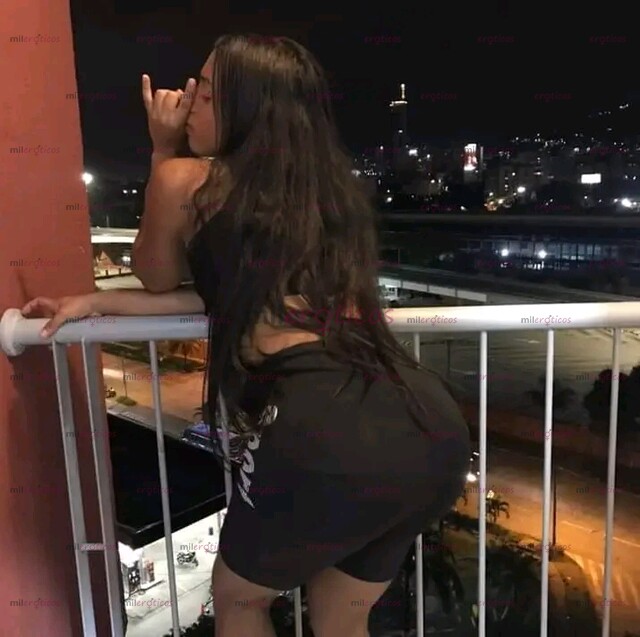 FOTOS DE CUMPLO FETICHE TENGO BOCA GRANDOTA Y LABIOS GRUESOS Y LENGUA LARGA BB