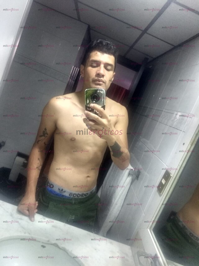 FOTOS DE EL JOVEN ROMPE DURAZNOS CON 20 CM DE PODER EN CARNE PARA PENETRAR Y ROMPER C