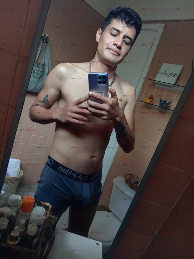FOTOS DE EL JOVEN ROMPE DURAZNOS CON 20 CM DE PODER EN CARNE PARA PENETRAR Y ROMPER C
