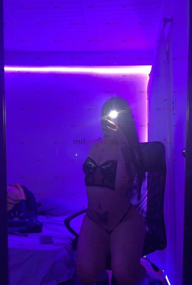 FOTOS DE HERMOSA MODELO CULONA, DISPUESTA A COMPLACERTE
