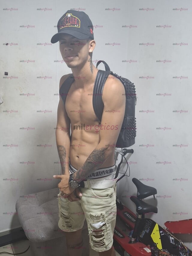 FOTOS DE ANDY COSTEÑITO ACTIVO HAGO TRIOS ATIENDO PAREJAS ESTOY EN BELLO HAGO DOMICILIOS