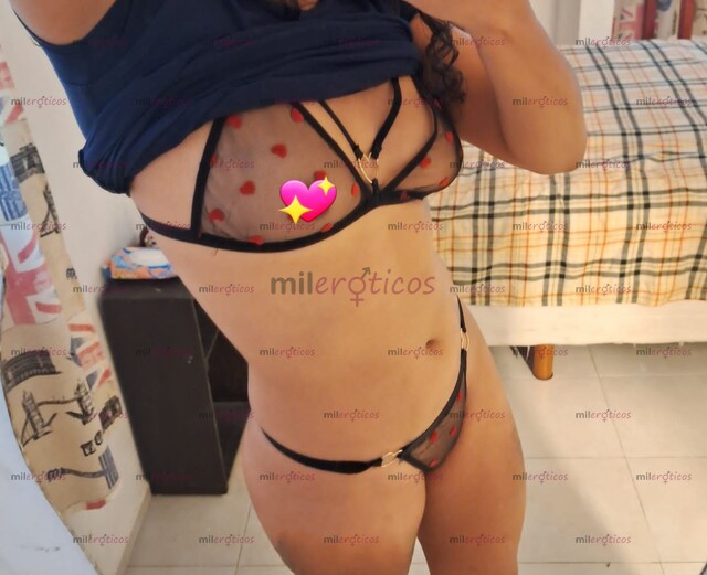 FOTOS DE VEN A PROBARME LISTA PARA COMPLACERTE A ESPALDAS DEL BAR LUCA CAUCEL