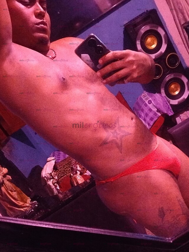 FOTOS DE COLOMBIANO DE VISITA MUY ARDIENTE MI VERGA MIDE 19CM, DESEA TU BOCA Y CULO