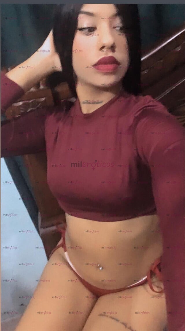 FOTOS DE MORENA PIEL DE SEDA FEMENINA CON APARTAMENTO LECHERA VERSÁTIL