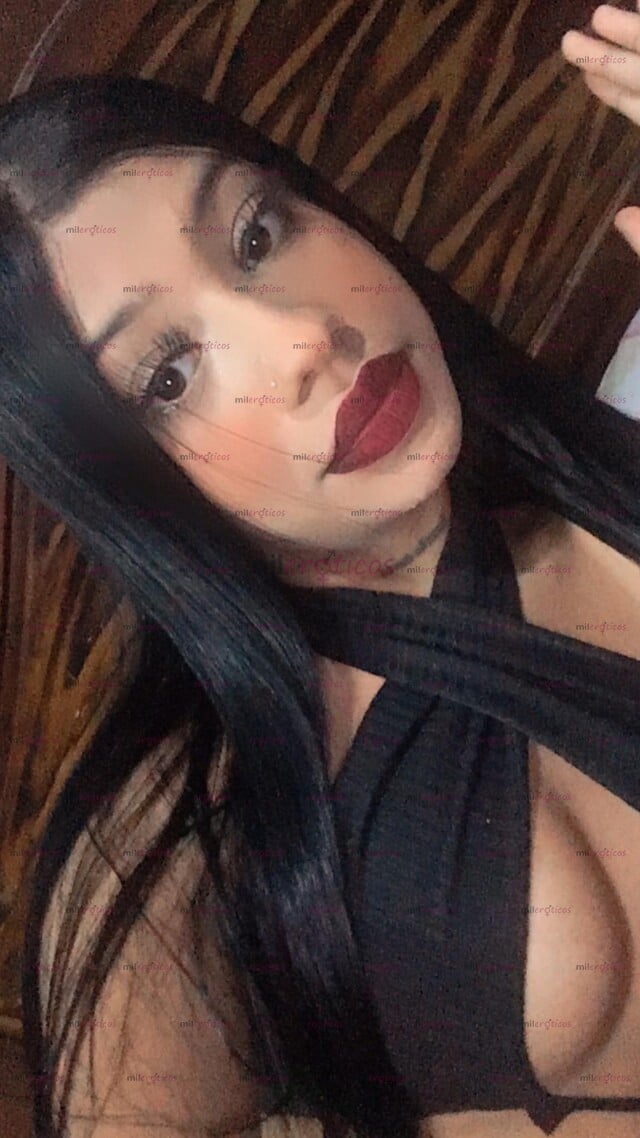 FOTOS DE MORENA PIEL DE SEDA FEMENINA CON APARTAMENTO LECHERA VERSÁTIL