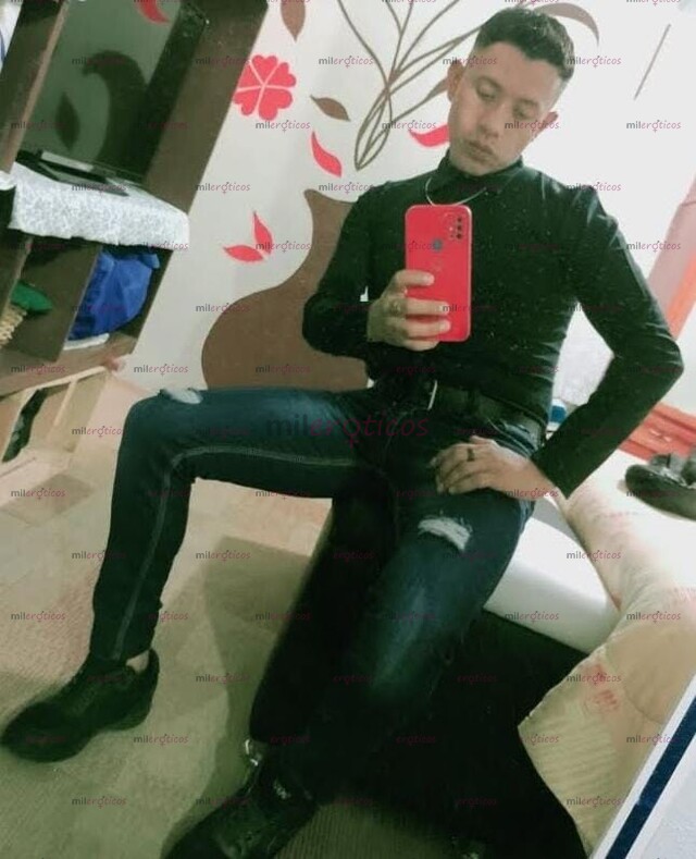 FOTOS DE TODO CON COMPLETA RESERVA, CHICO DISPUESTO A COMPLACER TUS FANTASÍAS