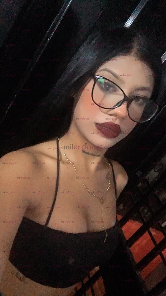 FOTOS DE MODELO EXCLUSIVA UNA CHICA CON TODOS LOS MEJORES JUGUETES