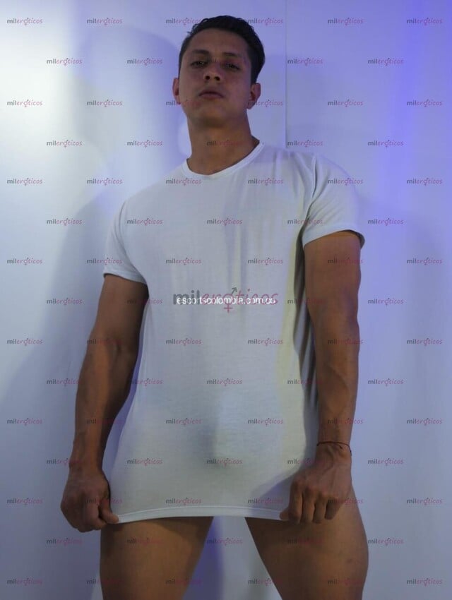 FOTOS DE BISEXUAL ACTIVO DISPONIBLE, DESCOMPLICADO Y DISPUESTO A COMPLACER TUS FANTASÍAS