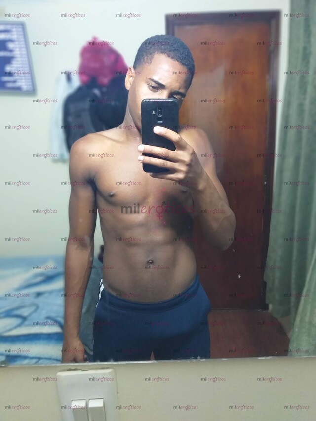 FOTOS DE BUEN SEXO GARANTIZADO, EXCLUSIVO GIGOLO 22 CM DE VERGA COMPLACIENTE