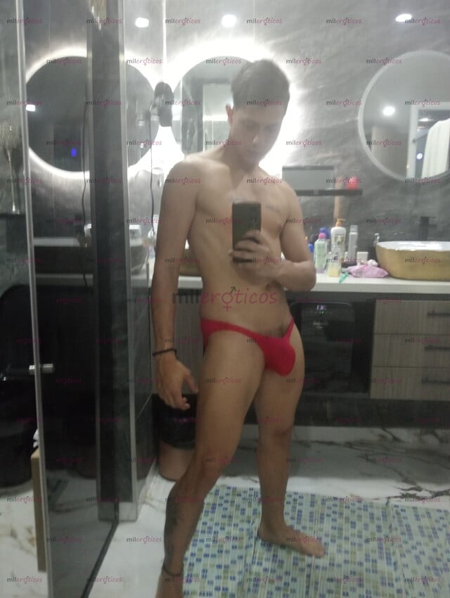 FOTOS DE DESCOMPLICADO Y BIEN MORBOSO, SOY BISEXUAL DISPUESTO A COMPLACERTE.