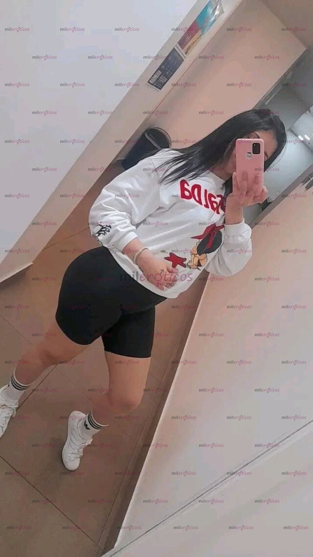 FOTOS DE HOLA AMORES SOY NIKOL ESTOY ENCANTADA DE SER TU ELEGIDA