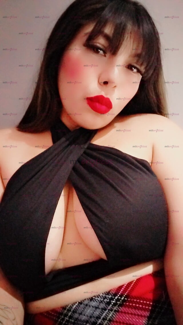FOTOS DE HERMOSA CHICA SEXY CON BONITO ROSTRO & UN TRASERO ENORME LISTA PARA ATENDERTE