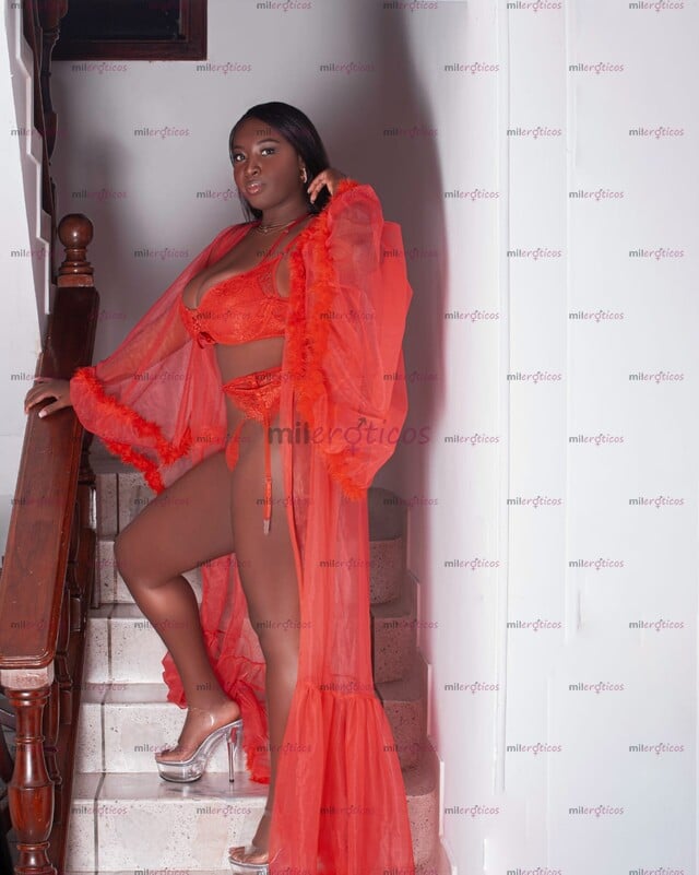 FOTOS DE SOY ALANNA UNA MORENA MUY CALIENTE, EXPERIMENTADA Y MUY CACHONDA