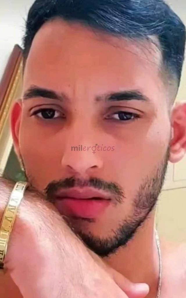 Muito prazer me chamo kadu novaes 29 anos passivo super discreto rabudo guloso cheiroso educado simpatico e principalmente direto ao ponto e muito dis...