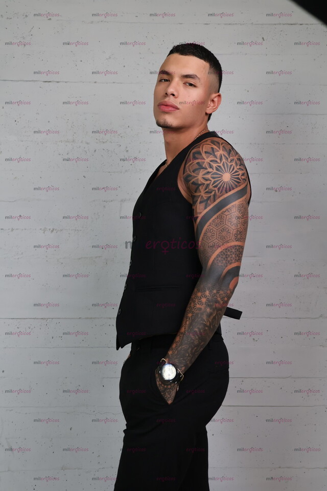 FOTOS DE COLOMBIANO 1,80 EXCELENTE TRATO CUERPO GYM TOP 24 AÑOS