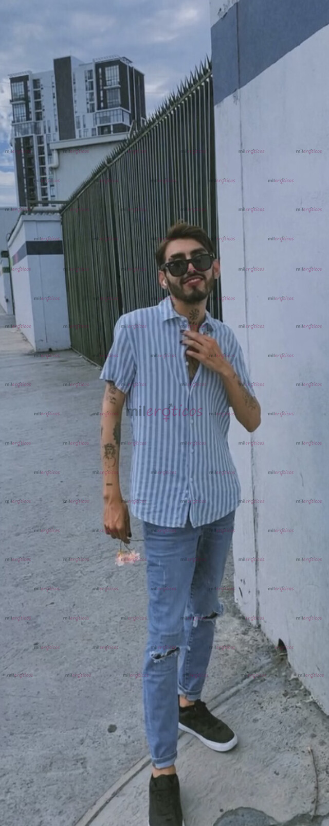 FOTOS DE TAPATÍO TATUADO, SEXY Y MUY MORBOSO CON GANAS DE CUMPLIR TUS FANTASÍAS SEXUALES