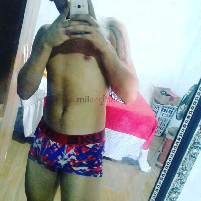 Sou versatil nao tenho local atendo em hotel e motel ou sua residencia se vc preferi qualquer horario to disponivel apenas marque com antecedencia nao...