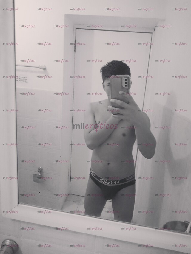 FOTOS DE JOVEN COMPLACIENTE QUE QUIERE SER LO QUE TÚ QUIERES QUE SEA.