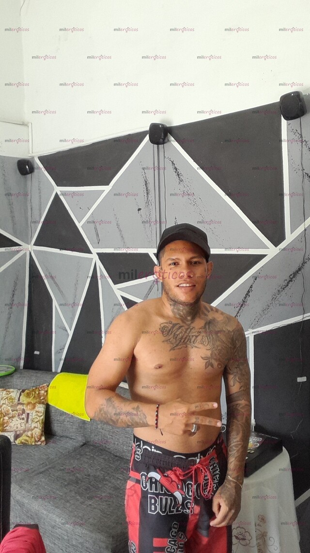 FOTOS DE JOVEN DOTADO DE BUEN ASPECTO A SU TOTAL DISPOCICION MUY SOCIAL DE MENTE LIBRE CA