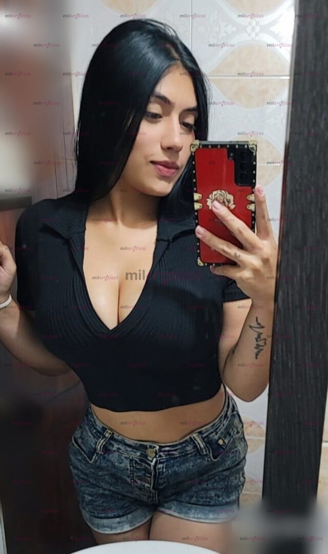 FOTOS DE CANDENTE COLOMBIANA CON GANAS DE MUCHO SEXO DURO
