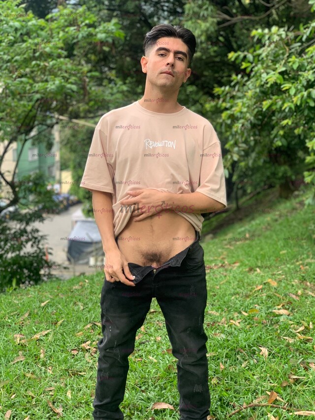 FOTOS DE CHICO VERSATIL, COMPLACIENTE JOVEN CALIENTE