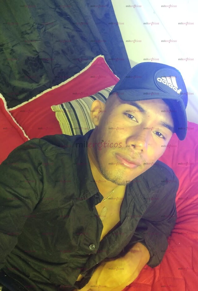 FOTOS DE SOBROSO COSTEÑO MORENO CUMPLE LAS FANTASIAS BN