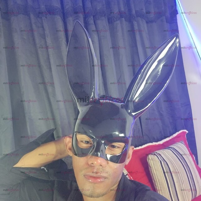 FOTOS DE SOBROSO COSTEÑO MORENO CUMPLE LAS FANTASIAS BN