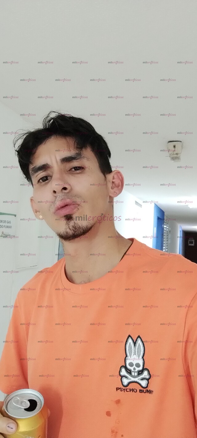 FOTOS DE HOMBRE SERIO BUSCANDO ESTABILIDAD AL 100