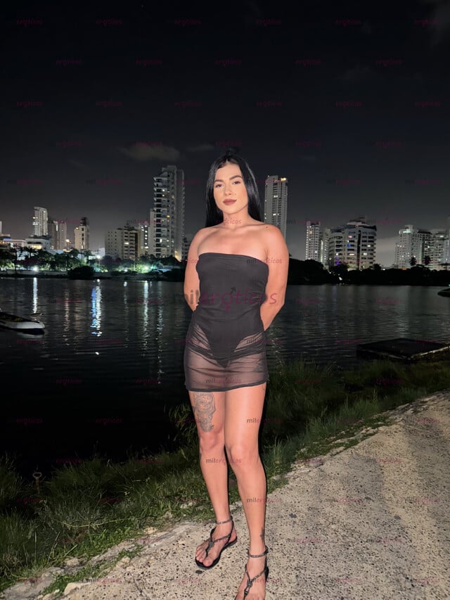 FOTOS DE ROSARIO CHICA TRAGONA CON UN CUÑO APRETADO Y CUMPLIENDO FANTASÍAS EXÓTICAS