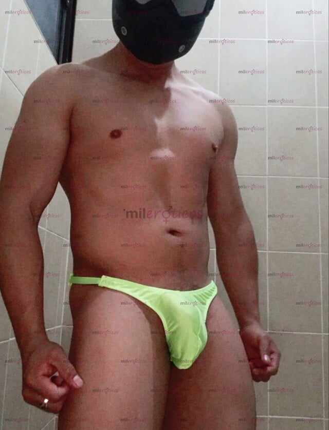 FOTOS DE MASAJISTA PROFESIONAL PARA CABALLEROS QUE DESEEN UNA VERDADERA TERAPIA