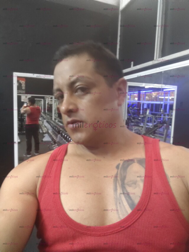 FOTOS DE SOY DYLAN STRIPPER PROFESIONAL SOLO AMBIENTE SWINGER Y MUJERES SOLVENTES..