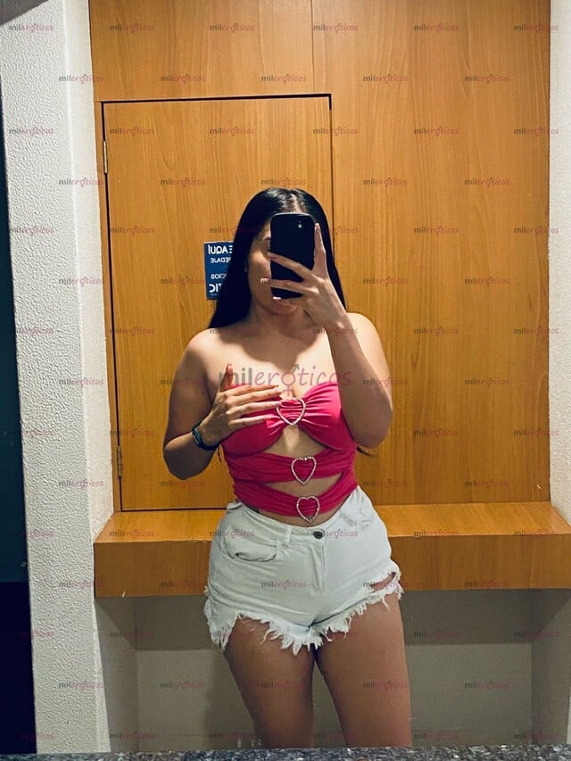 FOTOS DE PAPI COGETE A UNA NENA MUY GUAPA DE 18 AÑOS CERRADITA Y APRETADITA COMO YO